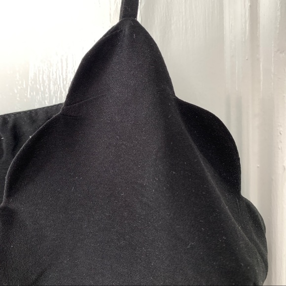 ❤️2 for $15 ❤️ Black Scalloped Edge Tank - Picture 2 of 3